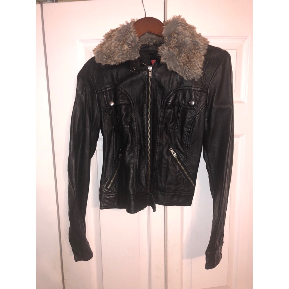 Fur neck motorcycle jacket